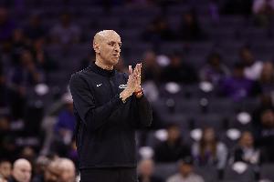 国王主帅谈力克火箭：我向更衣室里的兄弟们致以最崇高的敬意