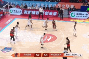 传得好盖得妙！谢智杰丝滑转身腋下妙传陶汉林扣篮被卡巴帽下