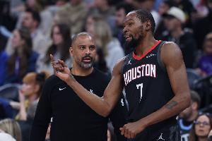 难以接受！火箭过去两场失利都领先很多被逆转 对手都是西部倒一