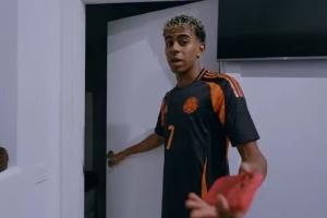 亚马尔：我早睡为了半夜醒来吃饼干，因为半夜起床所以没法谈恋爱