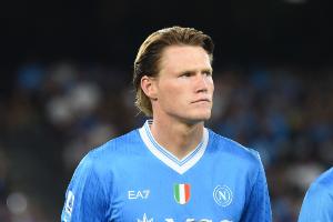 孔蒂：小麦和霍伊伦在曼联没球踢现在人人讨论，这里面总是有原因