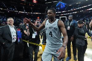 连续两场战雷霆！福克斯：检验球队成色阶段 一胜一负算不上成功