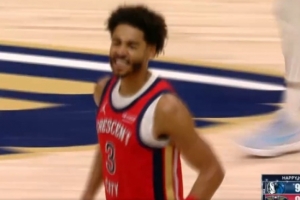 都给我道歉！普尔追身三分再进&末节连砍10分 鹈鹕追平比分！