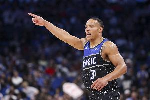 最近火力很旺！贝恩半场8中4&三分2中2拿到11分 首节独得9分