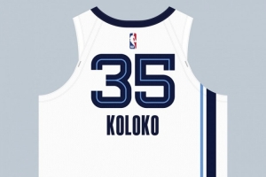 球衣记者：灰熊新援科洛克将穿35号球衣 队史上一位是巴格利