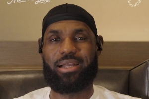 得分上双终结？詹姆斯：队友总跟我开玩笑 说我什么事情都有纪录