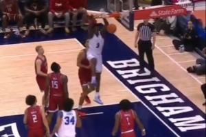 天赋溢出屏幕！迪班萨慢悠悠溜进内线 轻松完成双手补扣