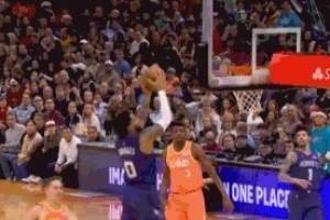 保留节目！三球反击纵贯半场助飞小桥空接暴扣