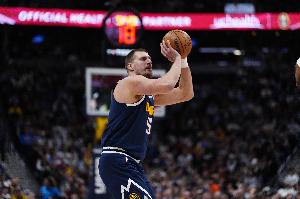 哎呀轻松！约基奇第三节未过半拿12分12板11助 生涯第178次三双！