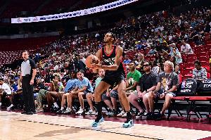 走了个过场？吕佩尔替补出场10分钟2中0 五项数据均为0&收获2犯规