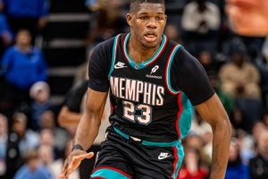 有点儿东西！灰熊11号新秀科沃德半场4中2得5分5板5助1盖帽