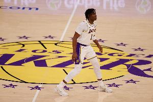 蒂耶罗：以前总和家人在电视上看圣诞大战 能亲身参与非常特别