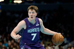 麦克尼利：克尼佩尔惊艳了所有人 就现在来看他应该入选全明星