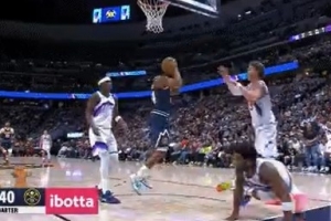 这怎么玩！皮克特一夫当关 一人防下爵士三人还拿下了篮板！