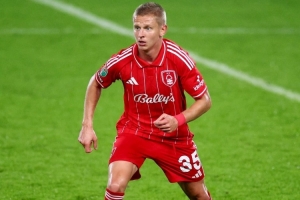 电讯报：森林考虑冬窗提前退租津琴科，并寻找新的左后卫