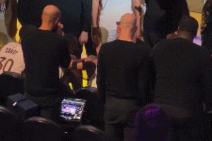 取胜之匙🤣追梦跟科尔吵架后走回更衣室 勇士末节净胜17分！