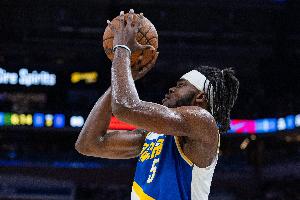 外线哑火！步行者下半场三分20中1 最终遭遇20分逆转