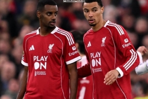 伊萨克遭遇重伤，埃基蒂克社媒晒合照祝福：早日康复🧡