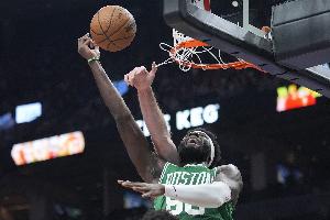 科塔：不会刻意强行在外线出手 会观察防守方站位再做决定