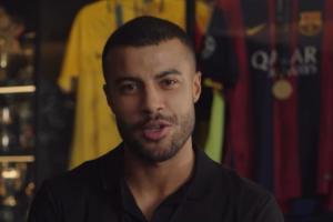 祝好！32岁巴西中场拉菲尼亚自宣退役，曾效力过巴萨、国米、巴黎