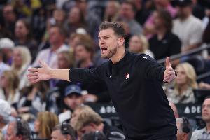 斯普利特：我们在关键球方面很多时候都处理得不好 要打得更聪明