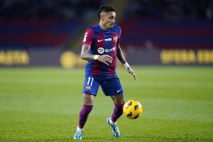 记者：巴萨内部有人认为金球奖的压力是拉菲尼亚受伤原因之一