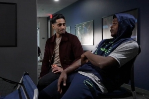 爱德华兹：喷垃圾话能让我进入状态 但你不能一边喷一边却20中5