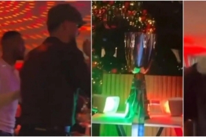 意大利男高音😂那不勒斯全队聚会庆祝夺冠，主教练孔蒂一展歌喉