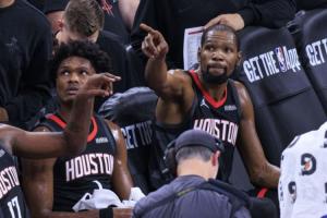 火箭只打27场联盟最少！连输西部倒数球队 12月剩余3场对阵湖骑步