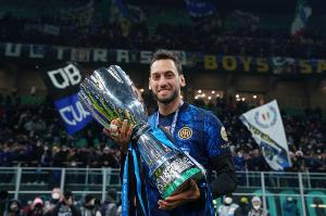 土媒：加拉塔萨雷追求恰尔汗奥卢，国米要价至少2500万欧