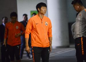 博主：原青岛海牛门将韩镕泽、原成都蓉城中场严鼎皓加盟辽宁铁人