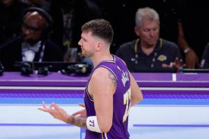 Shams：东契奇预计将会出战和火箭的圣诞大战