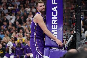 湖人圣诞大战伤病报告：东契奇海斯出战成疑 八村塁大概率出战