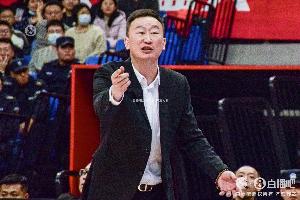 青岛暴露的篮板问题值得重视 抢篮板除了高度重要的是卡位&积极性