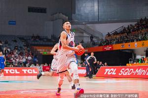 打得不错！陈林坚半场9中5拿到11分1板2助2断