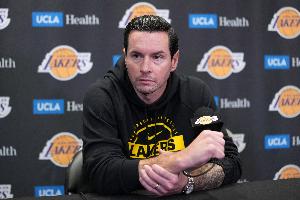 湖人三连败分别不敌快船太阳火箭 场均输20.7分🫢