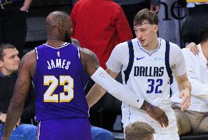 弗拉格新秀赛季打圣诞大战 NBA历史第四位状元&比肩詹姆斯尤因