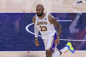 美媒体人：詹姆斯的球迷自然会成为湖人的球迷 这诱惑很难抵挡