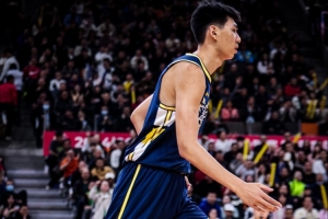 一个饼都不吐！徐昕首发出战25分钟 8投全中砍下19分6板