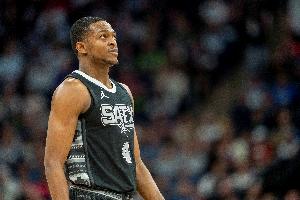 进攻状态拉满！福克斯首节10分钟砍13分2助 6中5&三分3中3