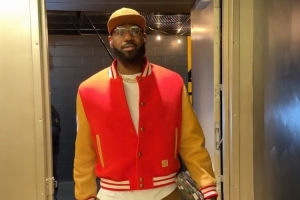 圣诞快乐！NBA官方晒詹姆斯 东契奇 杜兰特赛前入场片段