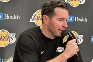 雷迪克：火箭篮板球很强 对阵他们二次篮板的保护很重要