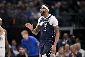 腹股沟痉挛提前退赛！基德：目前还没有关于浓眉的伤情更新