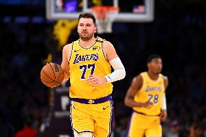 圣诞大战迎战火箭！东契奇和八村塁本场比赛均可以出战！