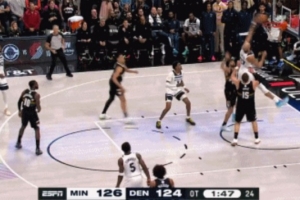 哥你在干嘛？兰德尔三分不中 戈贝尔左手大力补扣砸飞了