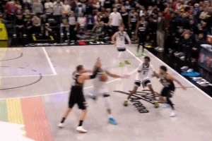 太关键！约基奇丢球反抢被吹犯规 掘金挑战成功改戈贝尔犯规&6犯