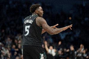 苏群：圣诞收官战最精彩 那个挑战如果让跳球 华子也许不会失控