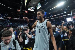 这赛季要打5次！马刺目前已经三杀雷霆 还要碰2次面&下场1月14日