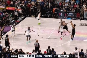 大心脏！穆雷顶着爱德华兹再中三分球获得领先