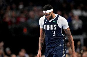 官方：浓眉腹股沟痉挛 谨慎对待&退出今日圣诞大战！